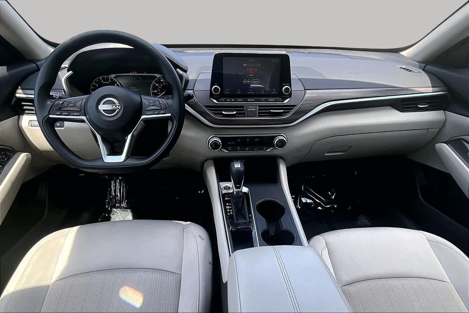 Used 2025 Nissan Altima 2.5 SV FWD image 16