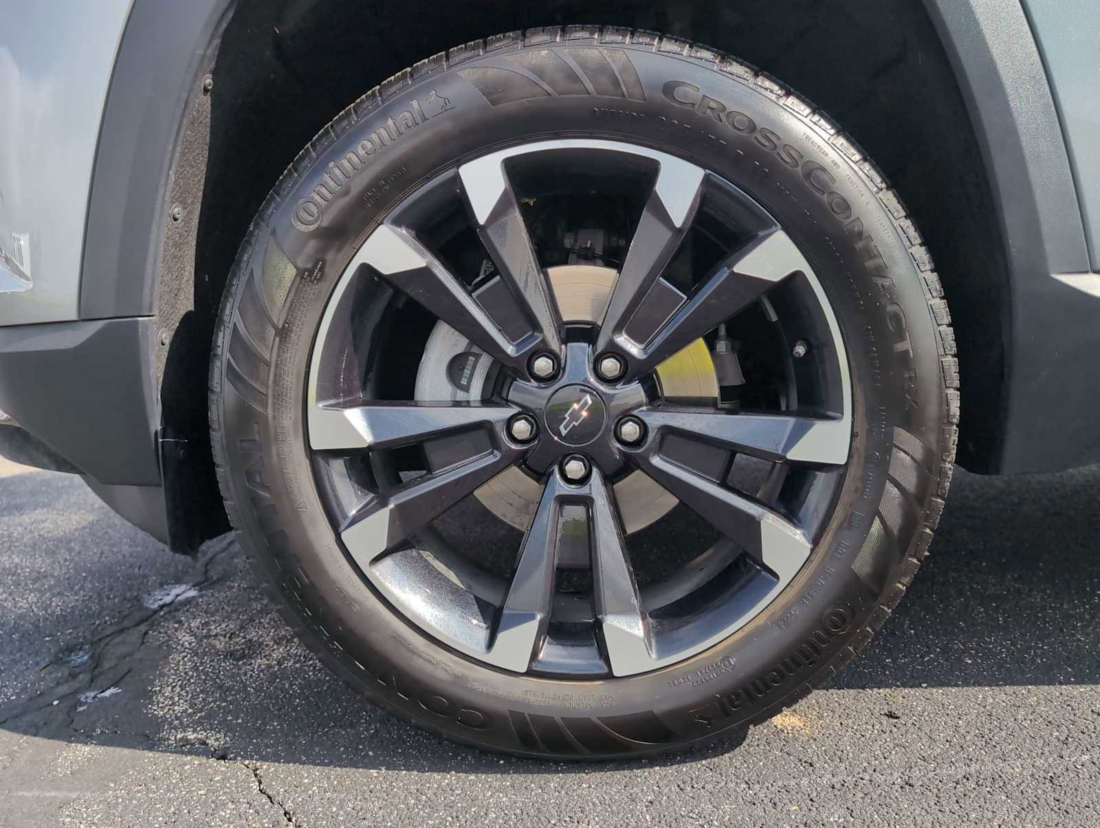 Used 2025 Chevrolet Equinox RS w/ Safety and Technology Package FWD image 11