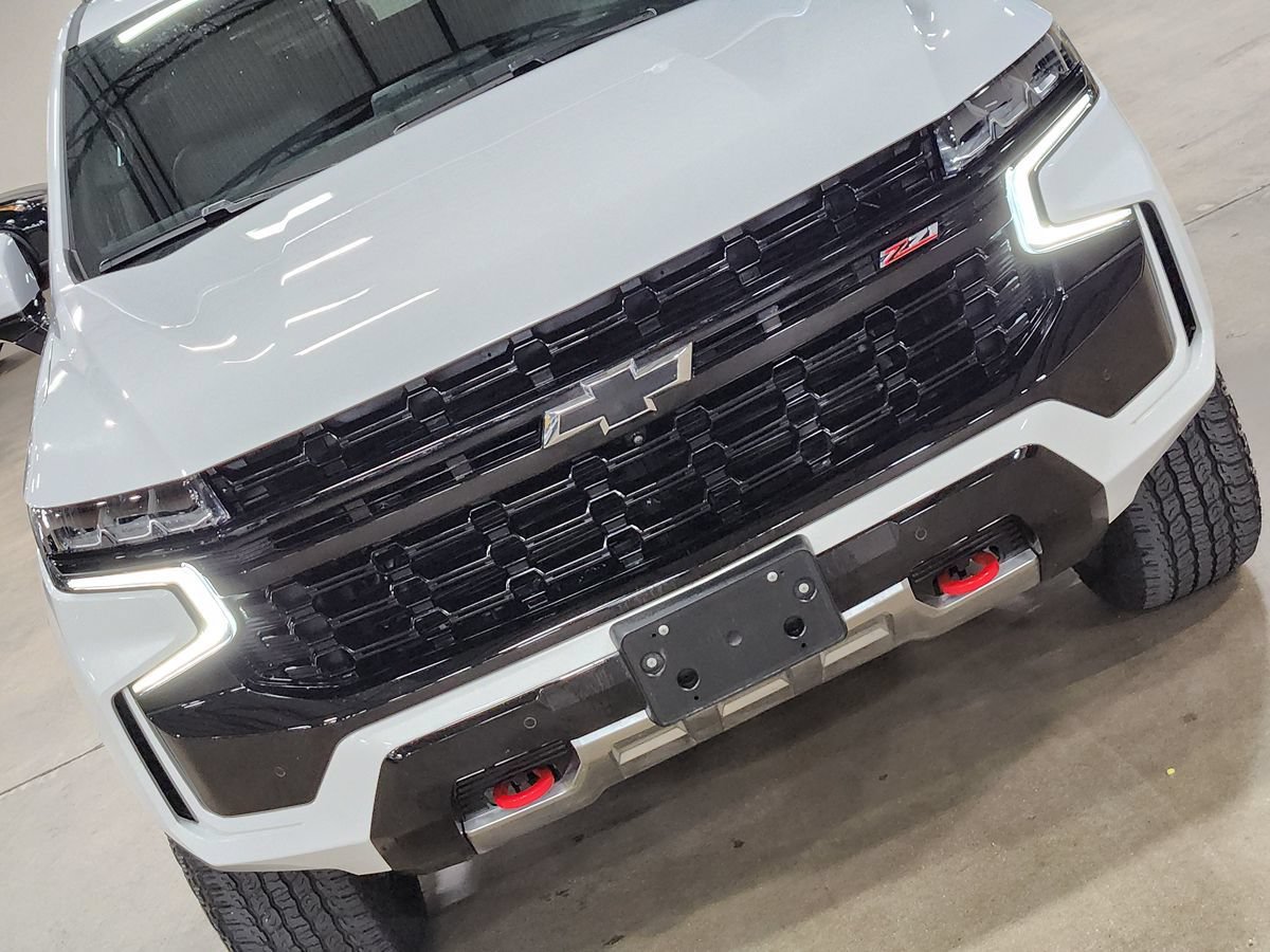 Used 2023 Chevrolet Tahoe Z71 w/ Luxury Package AWD/4WD image 19