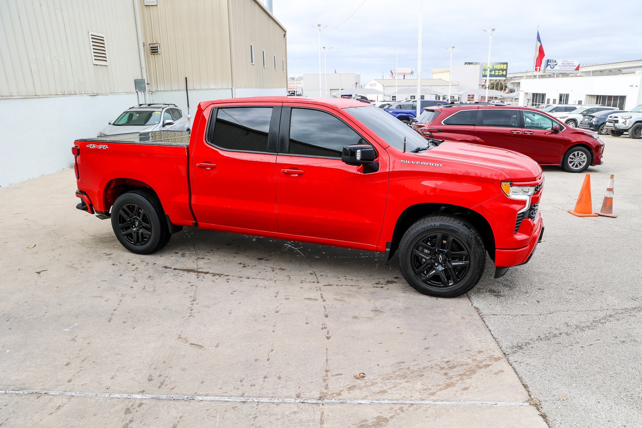 Used 2022 Chevrolet Silverado 1500 RST w/ Convenience Package II image 6
