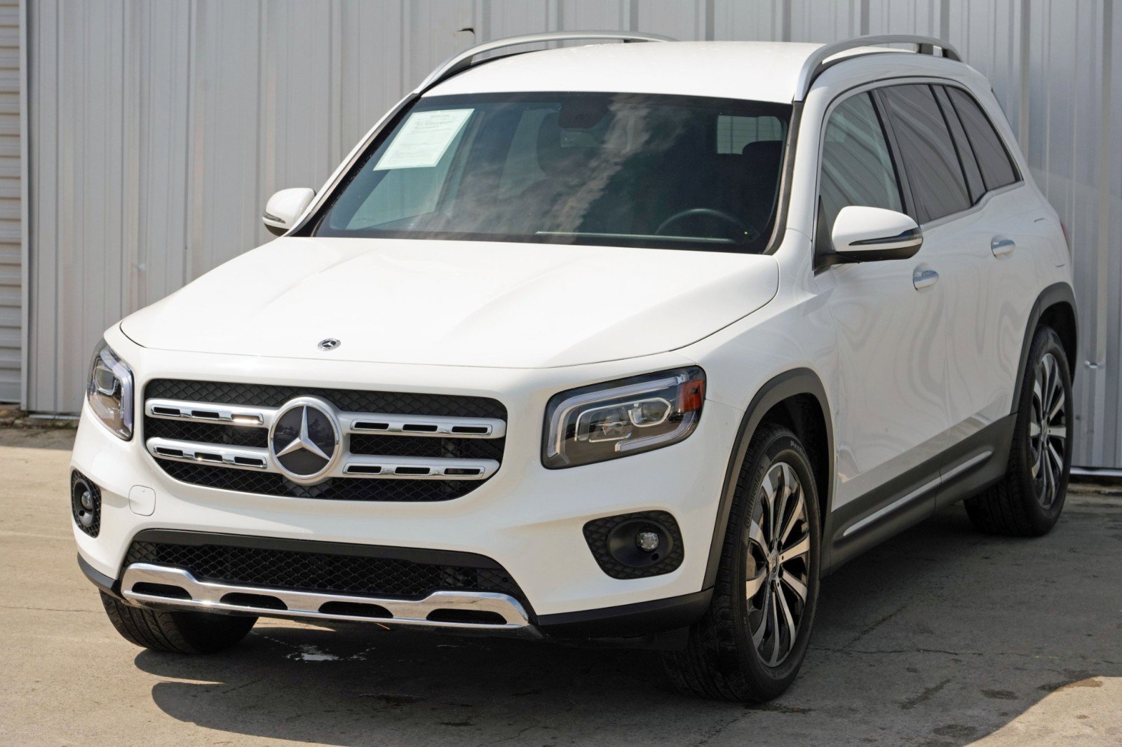Used 2022 Mercedes-Benz GLB 250 w/ Premium Package Lite image 48