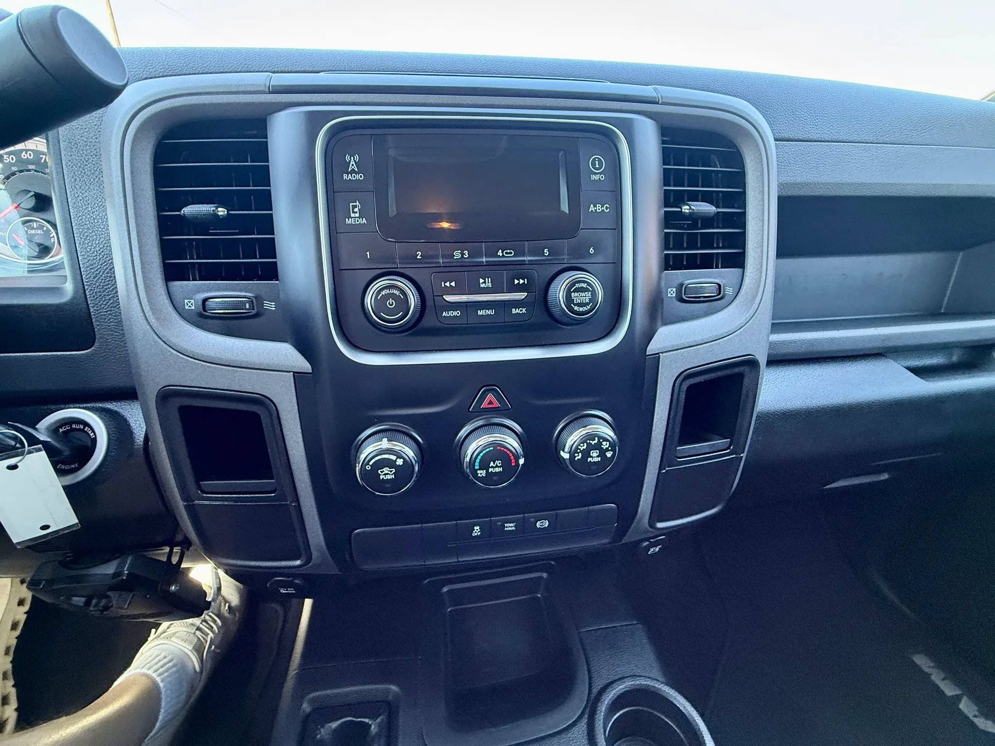 Used 2016 RAM 2500 Tradesman w/ Chrome Appearance Group AWD/4WD image 11