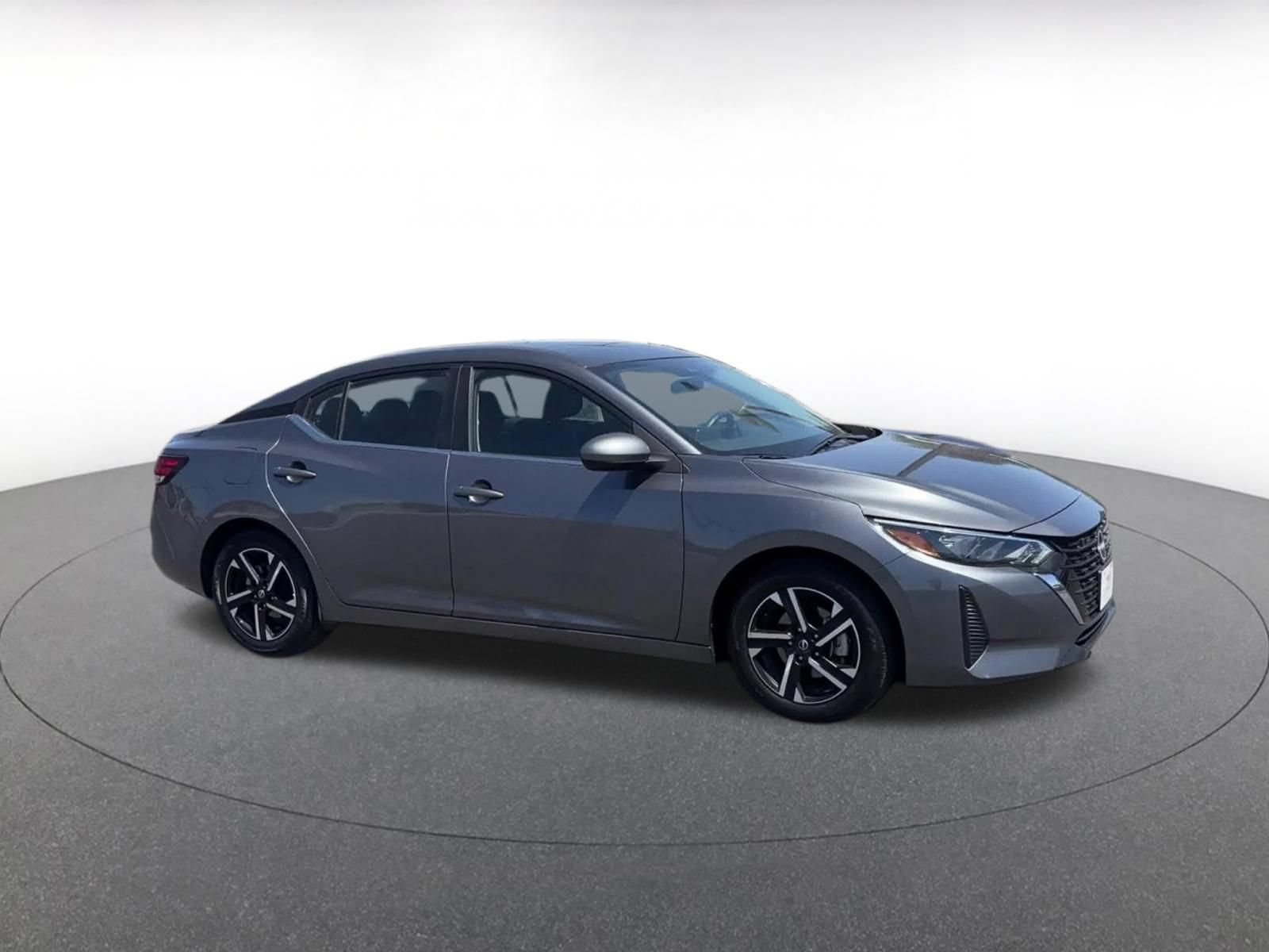 Used 2025 Nissan Sentra SV FWD image 2
