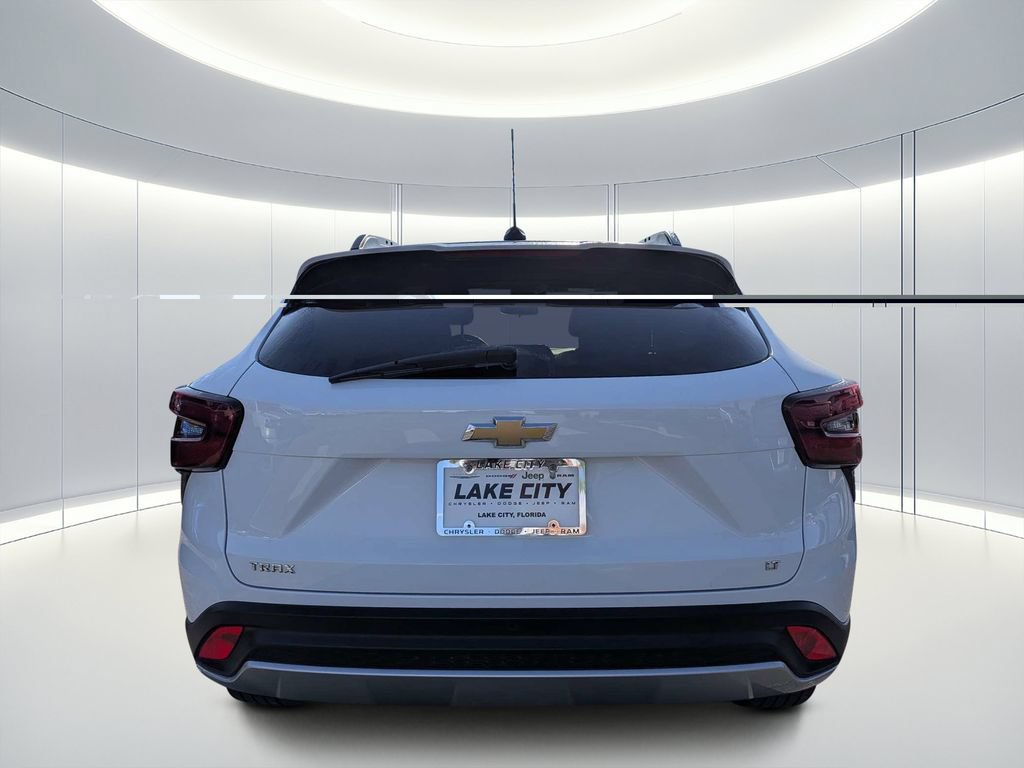 Used 2025 Chevrolet Trax LT w/ Driver Confidence Package FWD image 7
