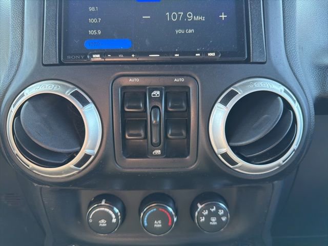 Used 2014 Jeep Wrangler Unlimited Sahara w/ Connectivity Group image 23