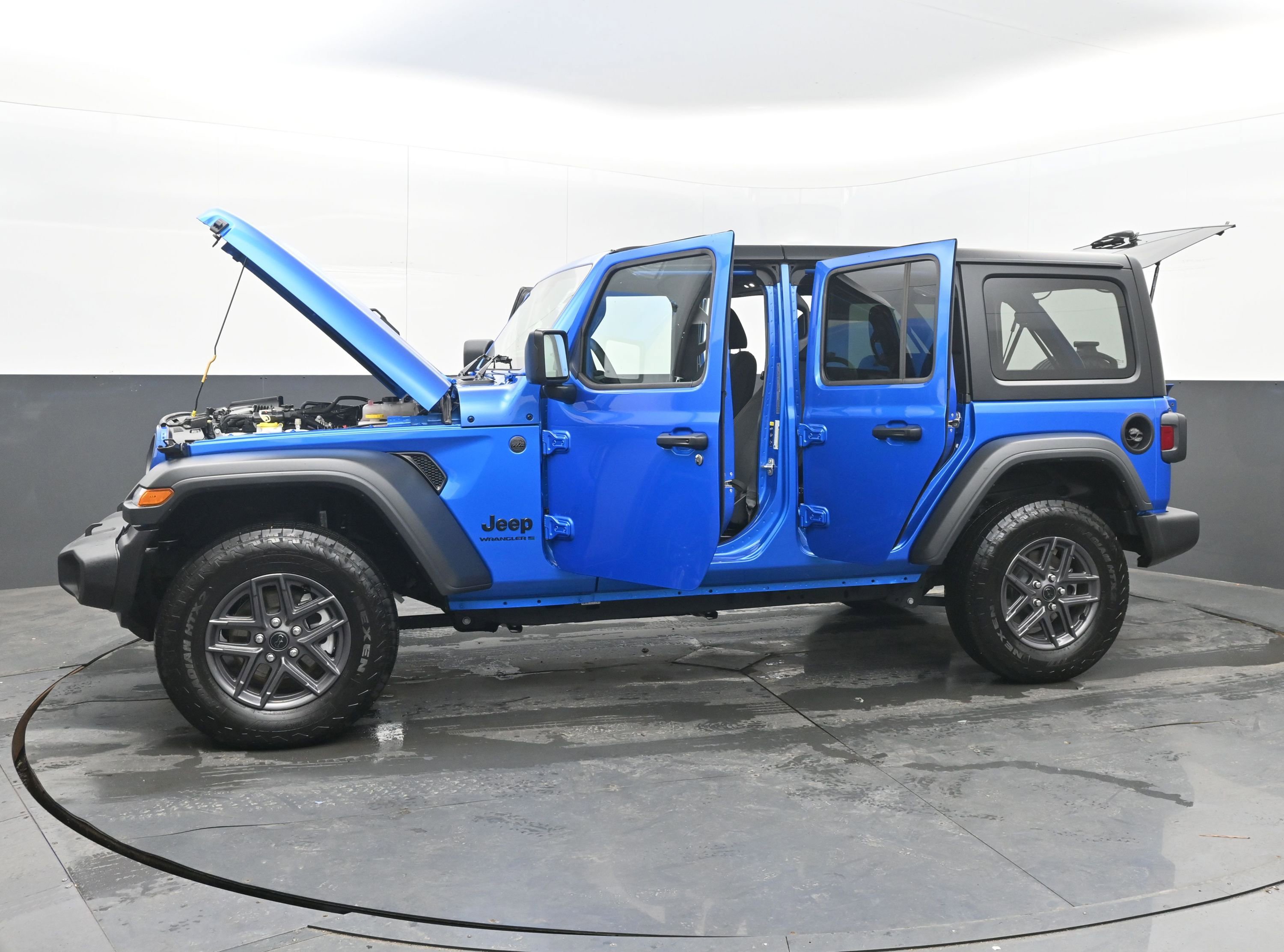 Used 2025 Jeep Wrangler Sport S image 42