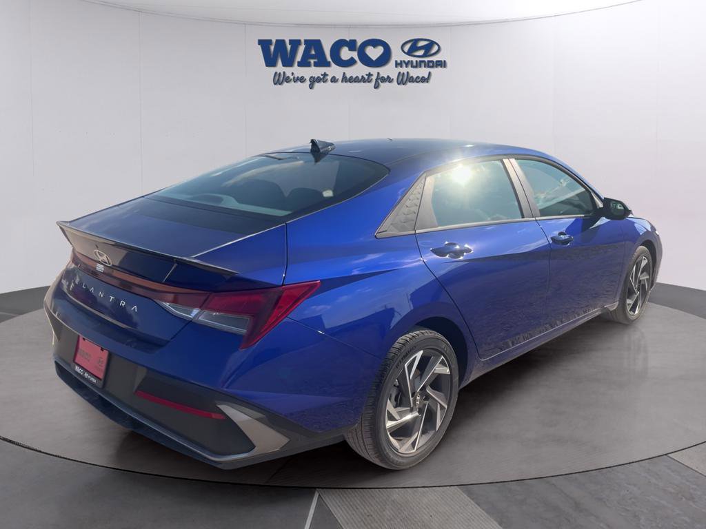 Used 2025 Hyundai Elantra Sport image 5