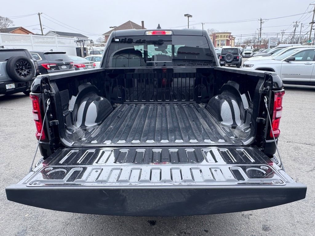 New 2026 RAM 1500 4x4 Crew Cab image 7