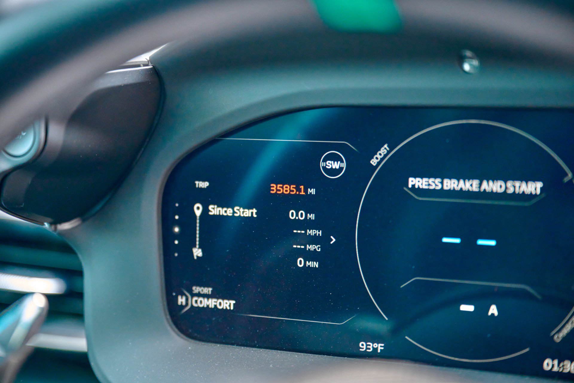 Used 2025 McLaren Artura Spider RWD image 53