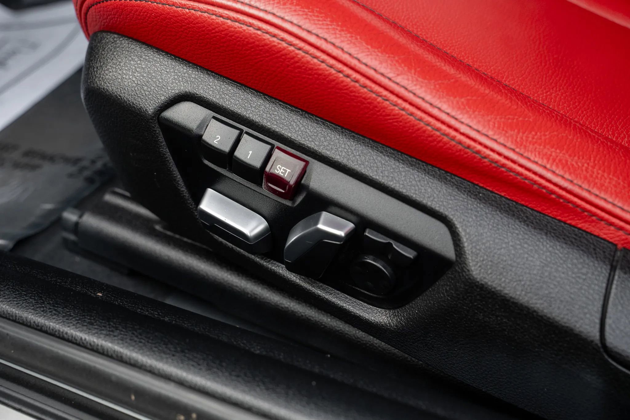 Used 2020 BMW 230i xDrive Convertible w/ Premium Package image 17