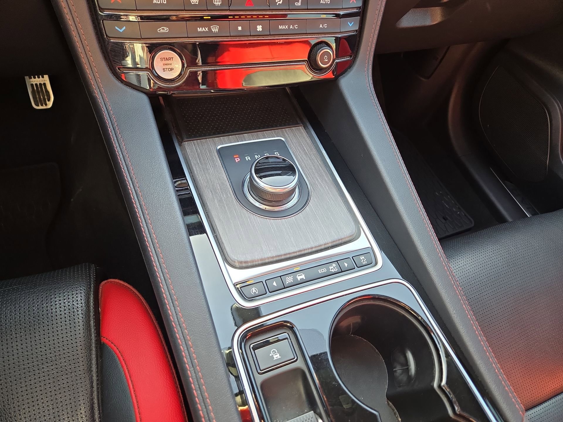 Used 2017 Jaguar F-PACE S image 22