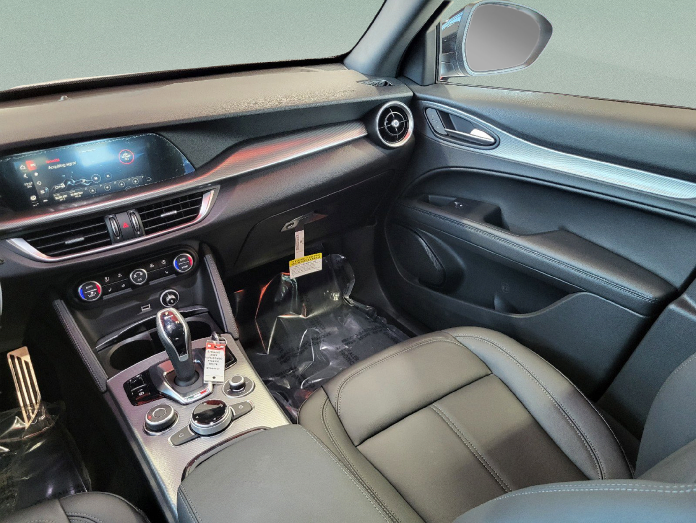 New 2025 Alfa Romeo Stelvio Sprint AWD/4WD image 26
