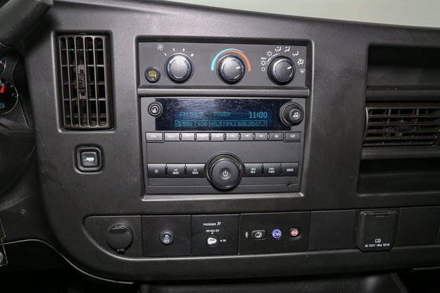 Used 2022 Chevrolet Express 2500 image 21