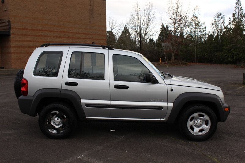 Used 2004 Jeep Liberty Sport w/ PWR Convenience Group AWD/4WD image 5