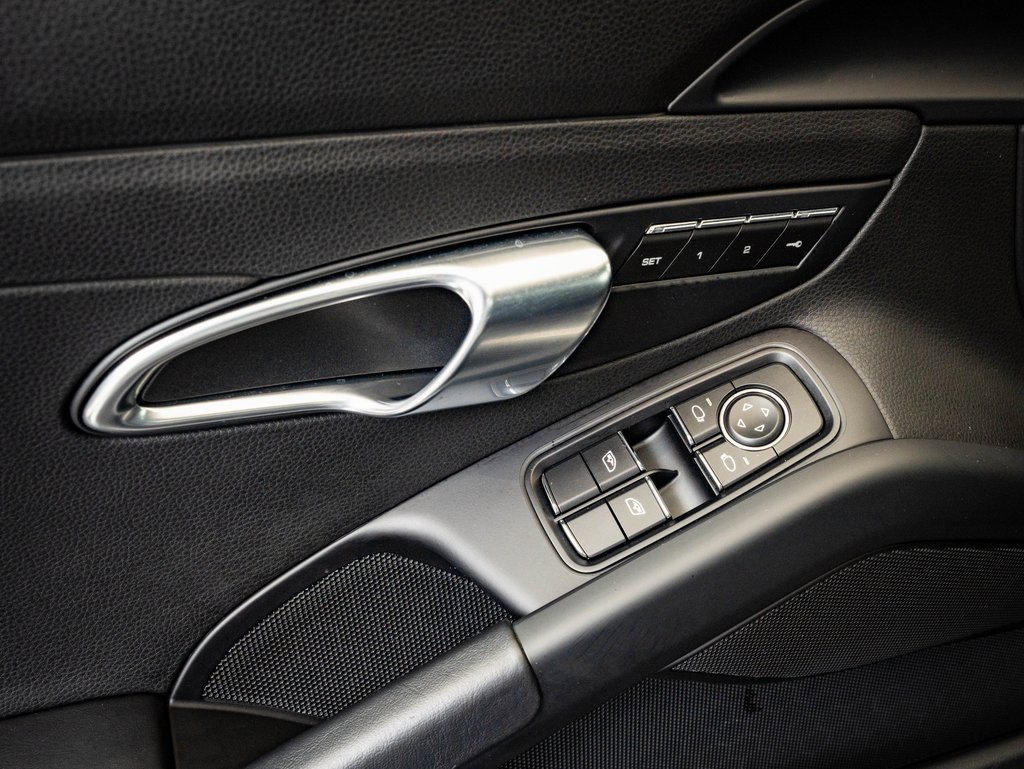 Used 2019 Porsche 718 Cayman S image 24