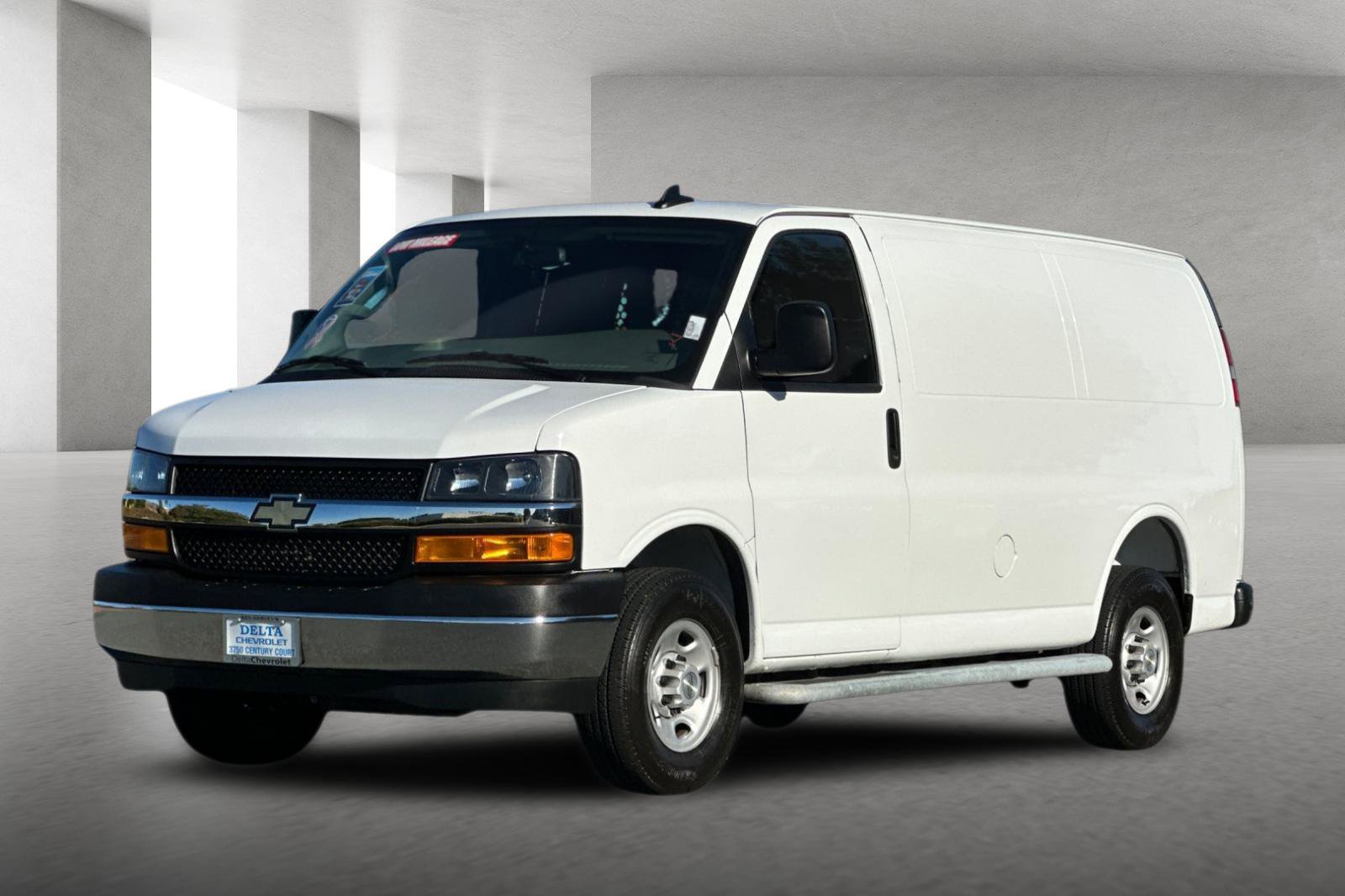Used 2025 Chevrolet Express 2500 w/ Driver Convenience Package RWD image 8