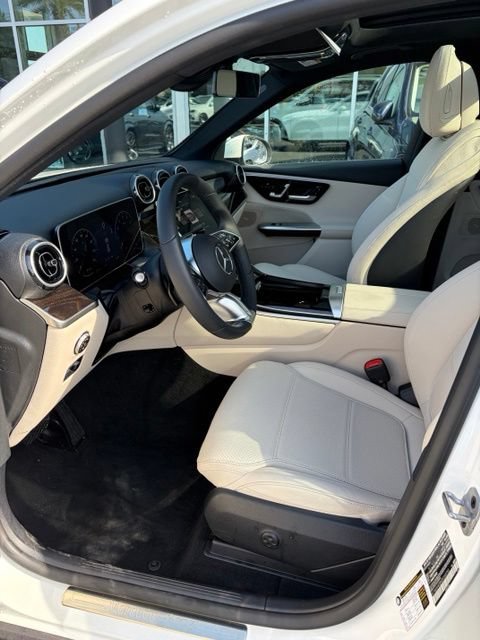 Certified 2025 Mercedes-Benz GLC 300 image 7