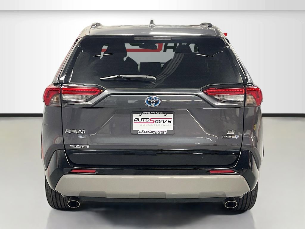 Used 2024 Toyota RAV4 SE w/ Convenience Package image 6