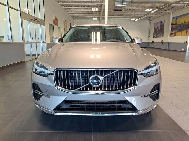Used 2023 Volvo XC60 B5 Ultimate w/ Climate Package AWD/4WD image 2
