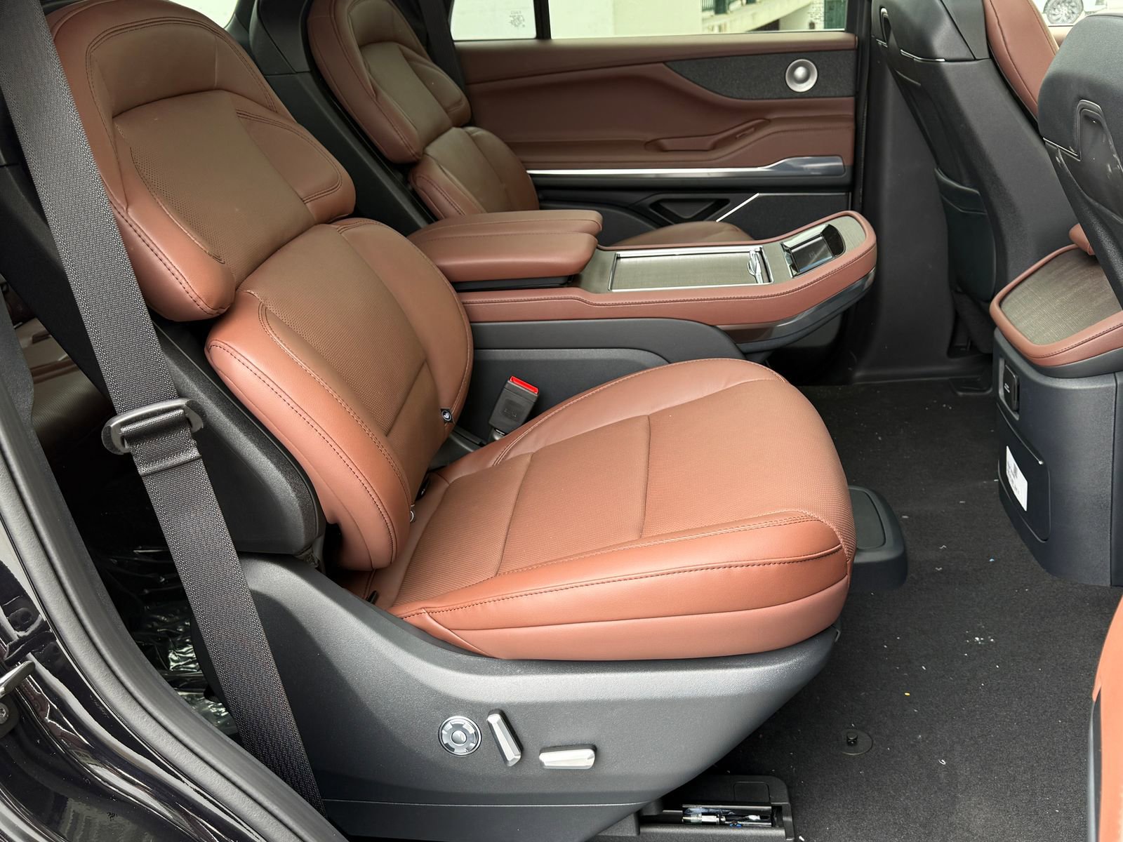 New 2026 Lincoln Navigator Reserve AWD/4WD image 14