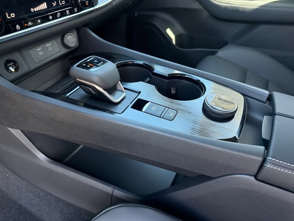 New 2026 Nissan Rogue Dark Armor AWD/4WD image 19