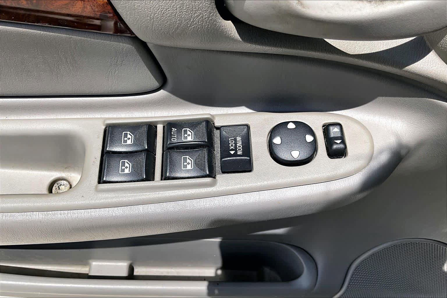 Used 2004 Chevrolet Impala FWD image 26