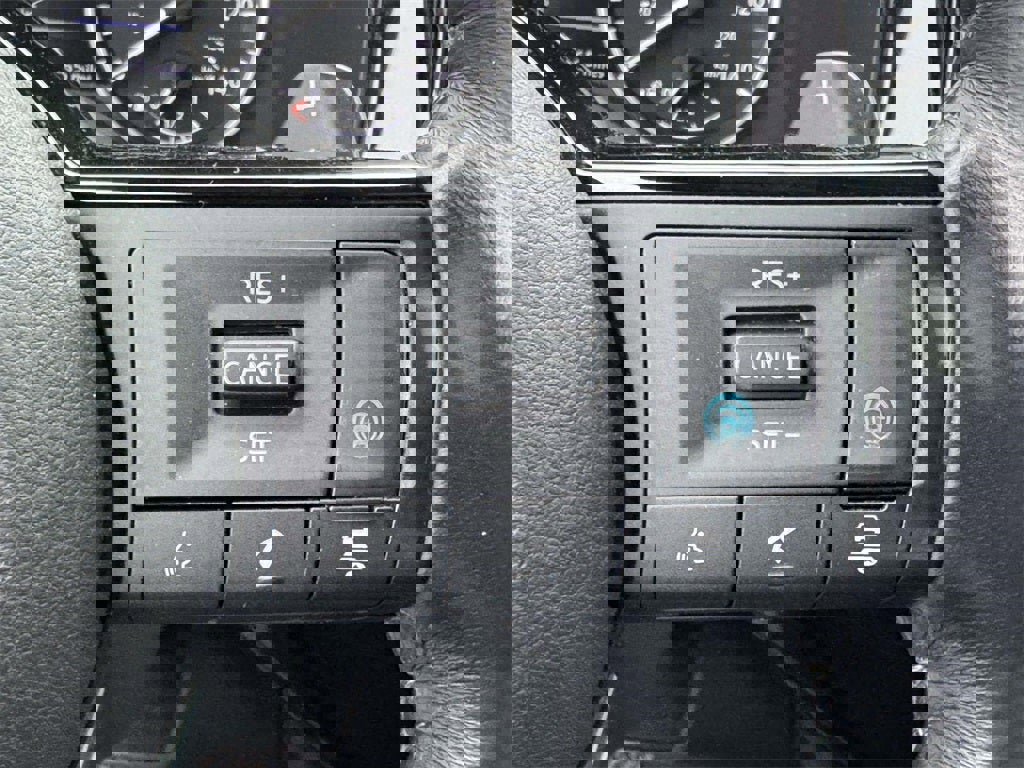 Used 2022 Nissan Pathfinder Platinum w/ Cargo Package image 22