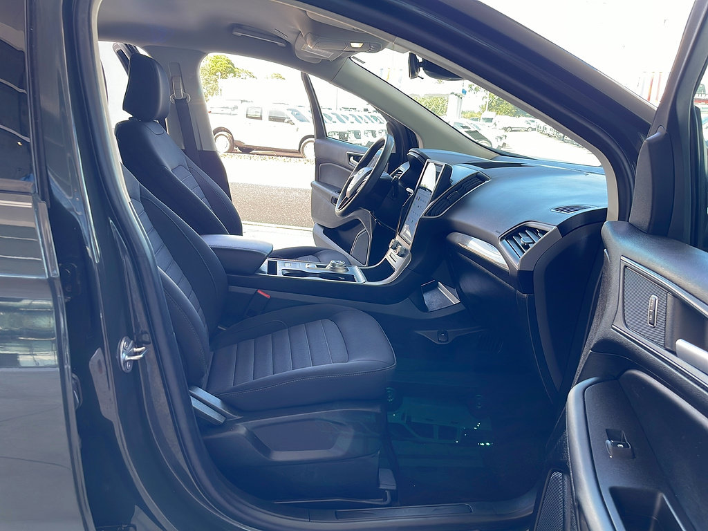 Certified 2024 Ford Edge SE w/ Black Appearance Package AWD/4WD image 14