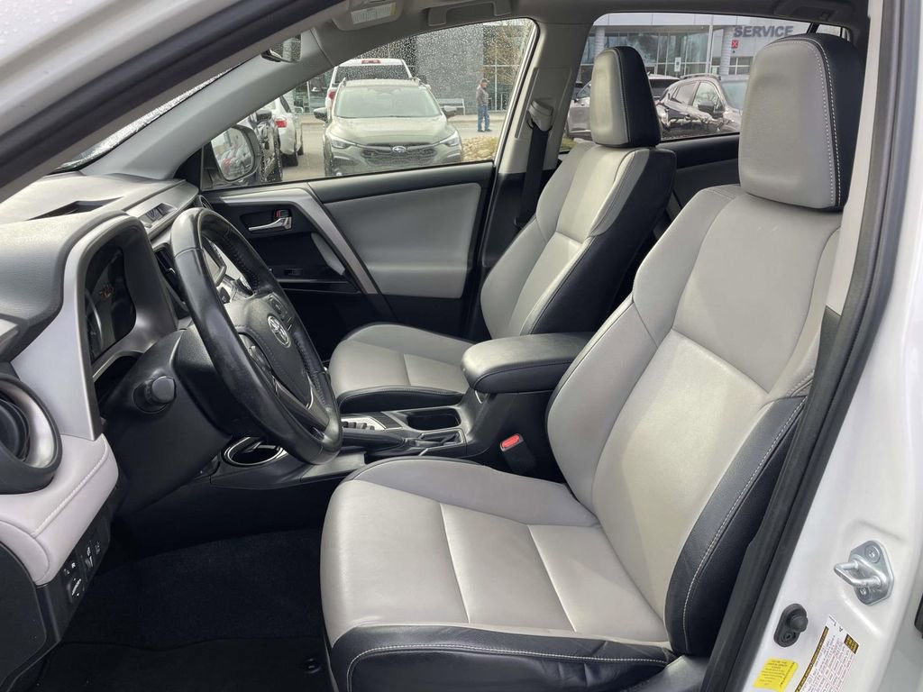 Used 2017 Toyota RAV4 Limited image 8