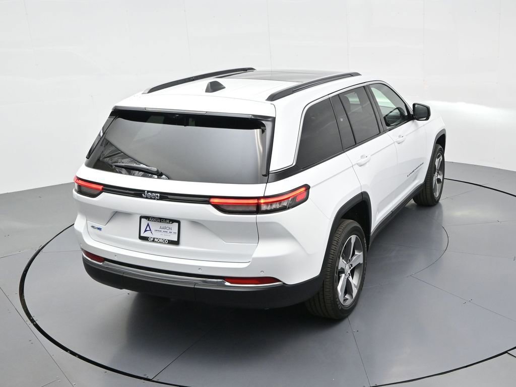 New 2025 Jeep Grand Cherokee Limited 4xe w/ Luxury Tech Group II image 46