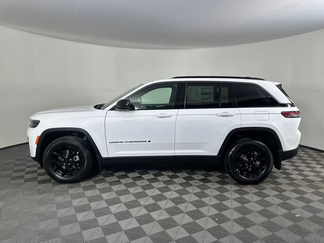 New 2026 Jeep Grand Cherokee Altitude AWD/4WD image 10