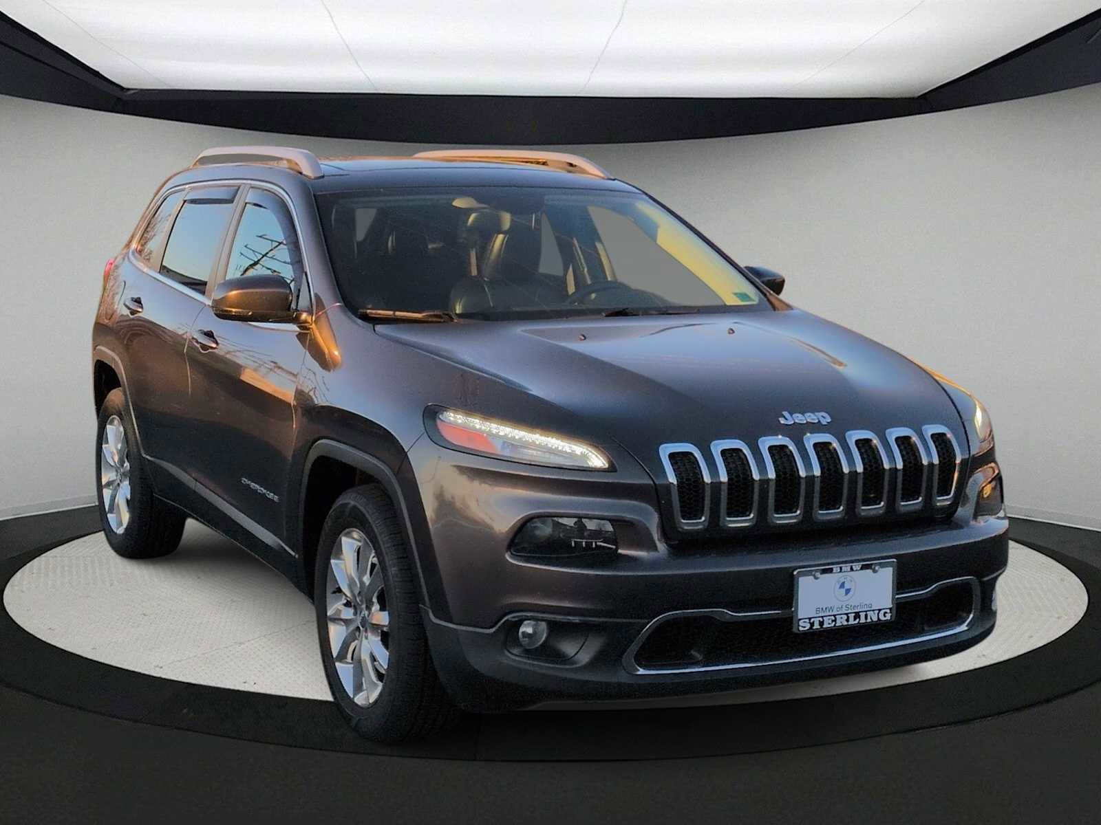 Used 2016 Jeep Cherokee Limited image 2