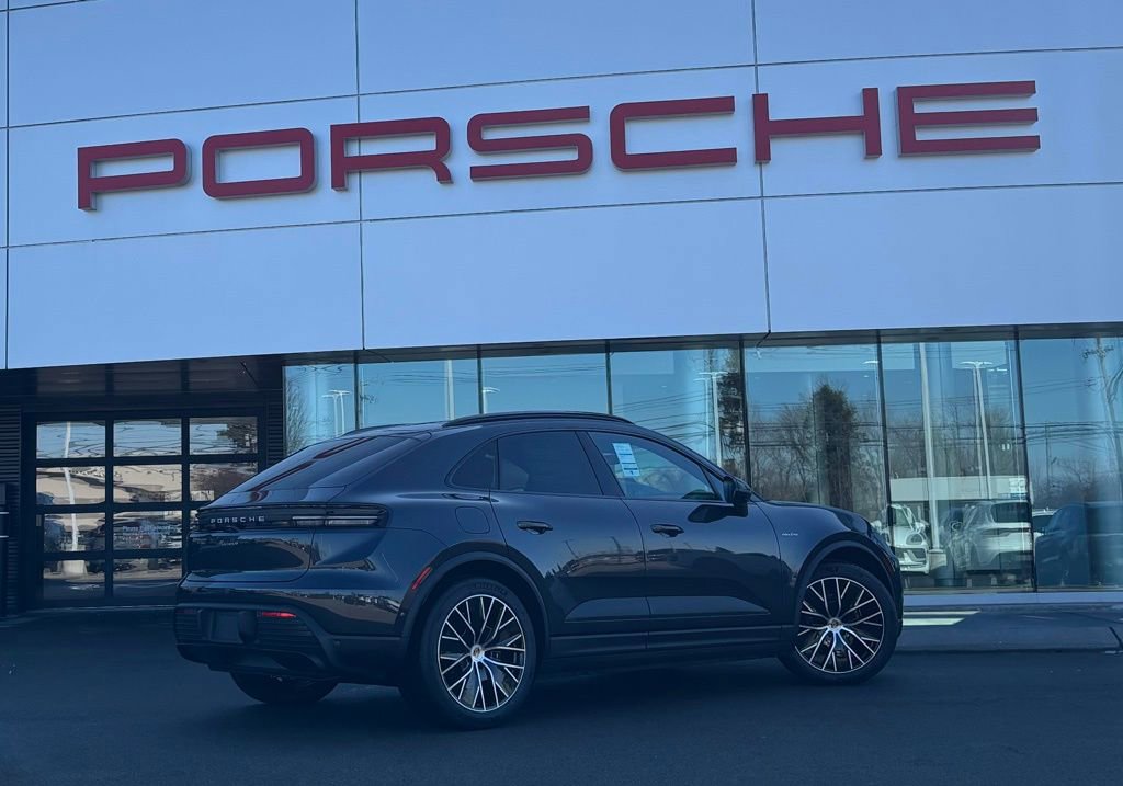 New 2026 Porsche Macan 4 Electric image 15