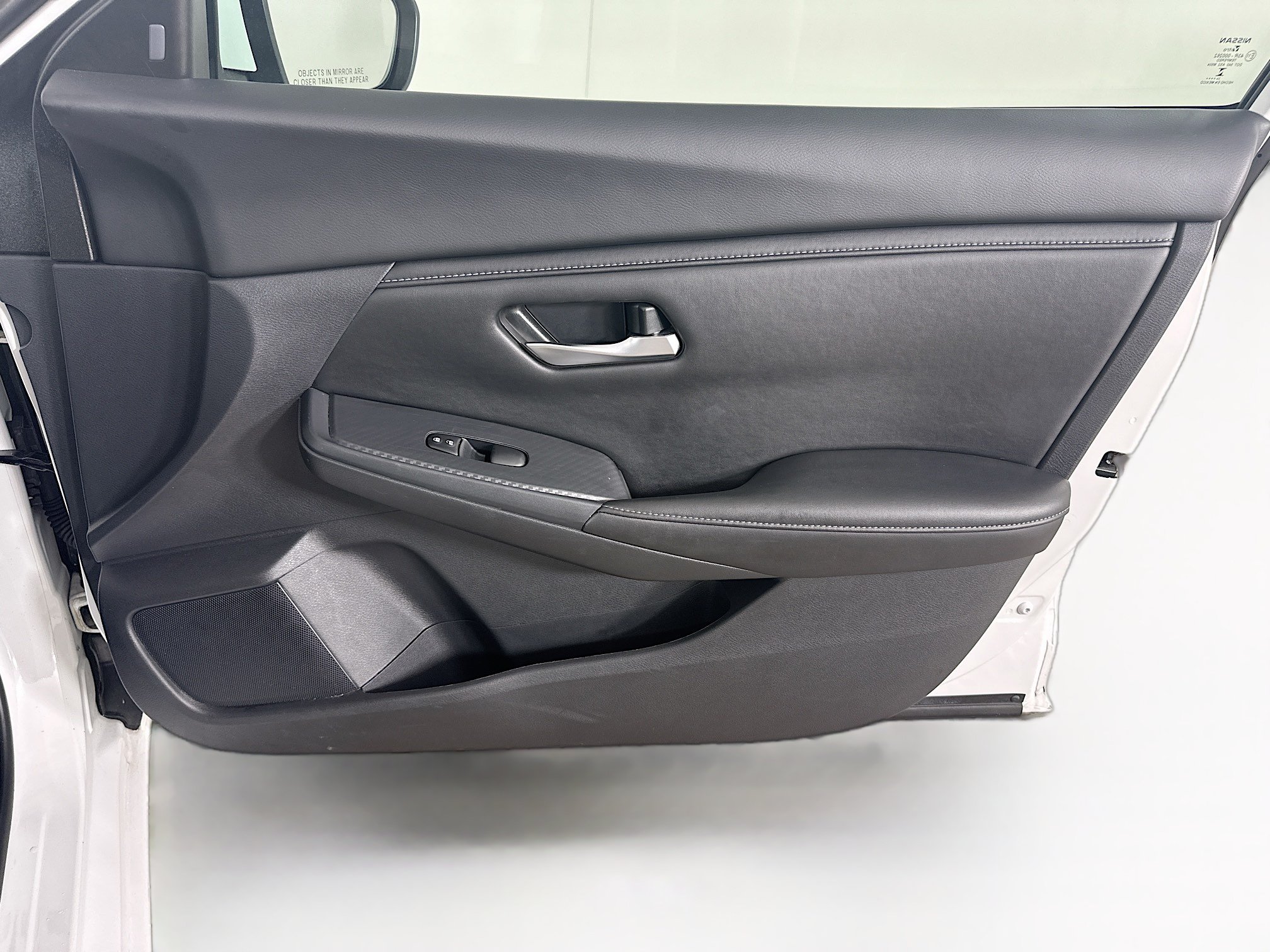Used 2025 Nissan Sentra SV FWD image 30