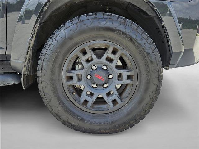 Used 2024 Toyota 4Runner SR5 Premium w/ Moonroof Package AWD/4WD image 23