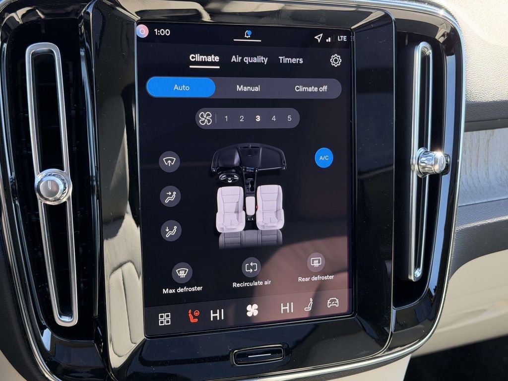 New 2026 Volvo XC40 B5 Ultra w/ Protection Package Premier image 5