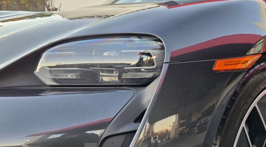 Used 2022 Porsche Taycan image 13