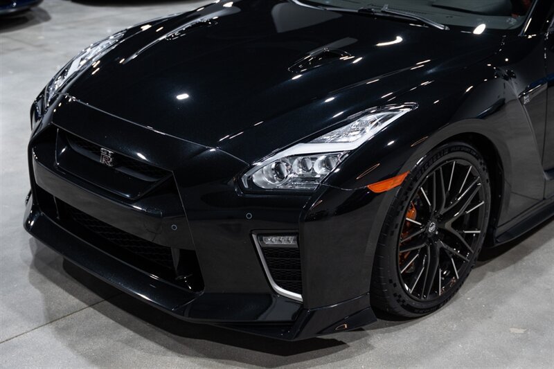 Used 2021 Nissan GT-R Premium AWD/4WD image 11