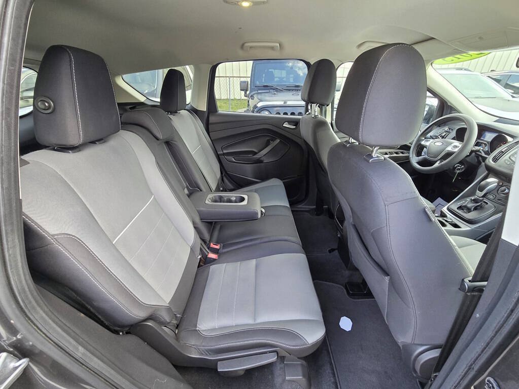 Used 2015 Ford Escape SE FWD image 18
