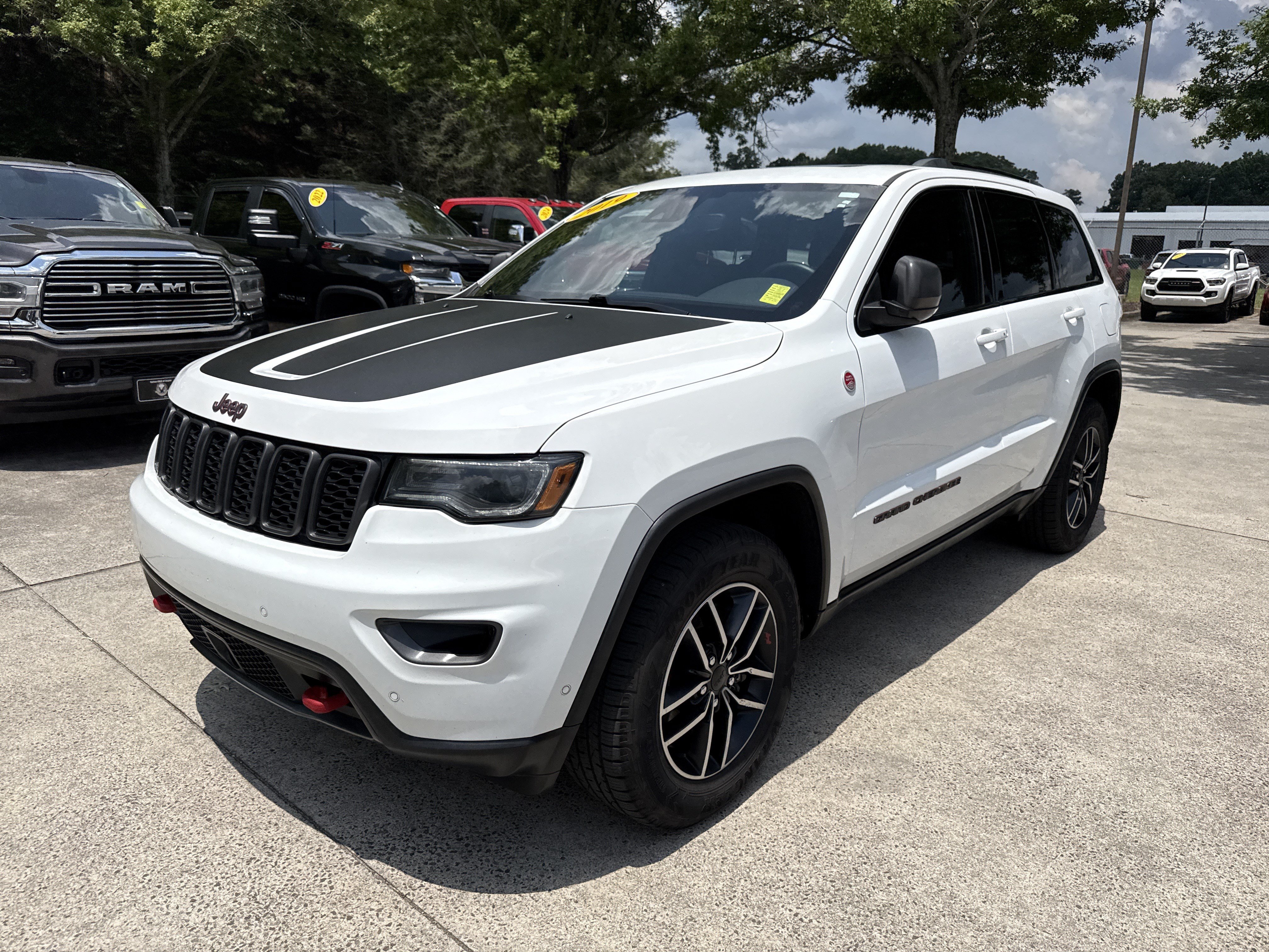 Used 2019 Jeep Grand Cherokee Trailhawk w/ Trailhawk Luxury Group AWD/4WD image 3