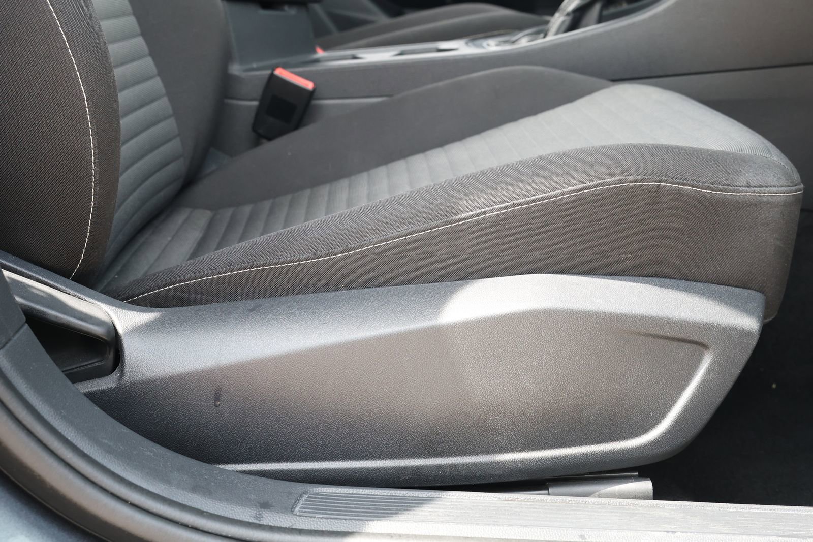 Used 2024 Volkswagen Jetta S image 30