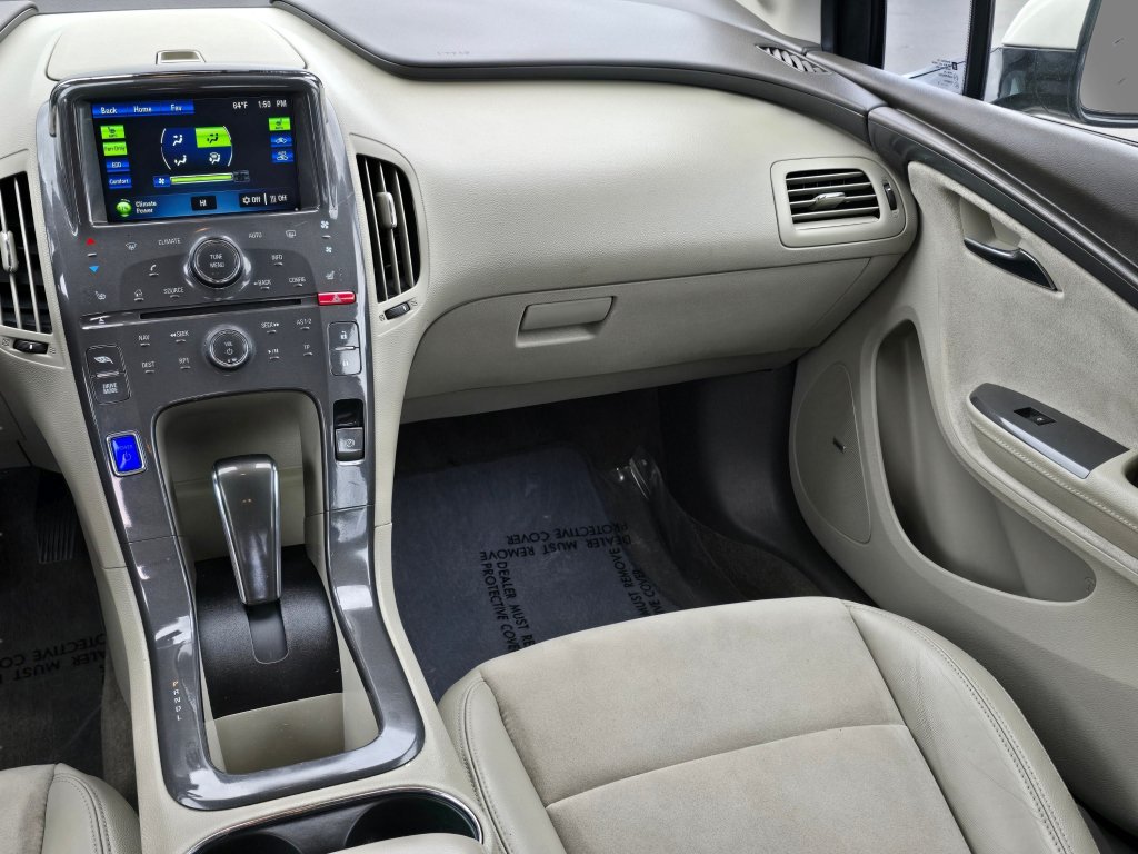 Used 2013 Chevrolet Volt Premium w/ Premium Trim Package FWD image 4