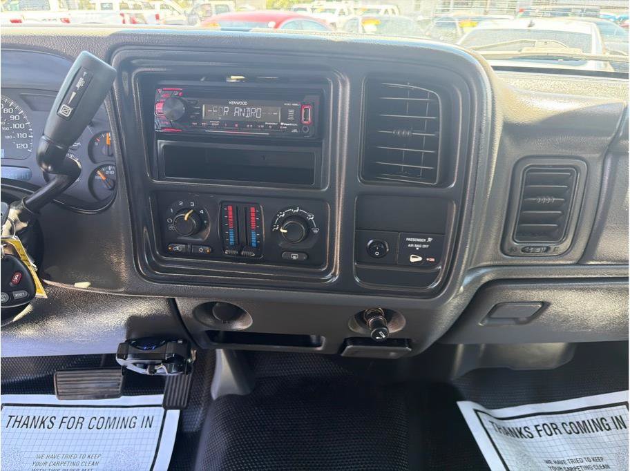 Used 2005 GMC Sierra 3500 SLE w/ Heavy-Duty Power Package RWD image 9