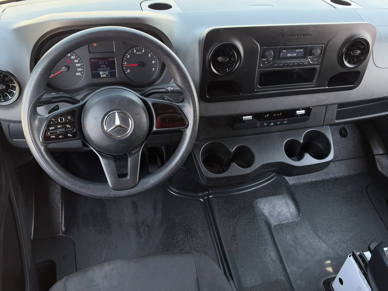 Used 2023 Mercedes-Benz Sprinter 2500 image 12
