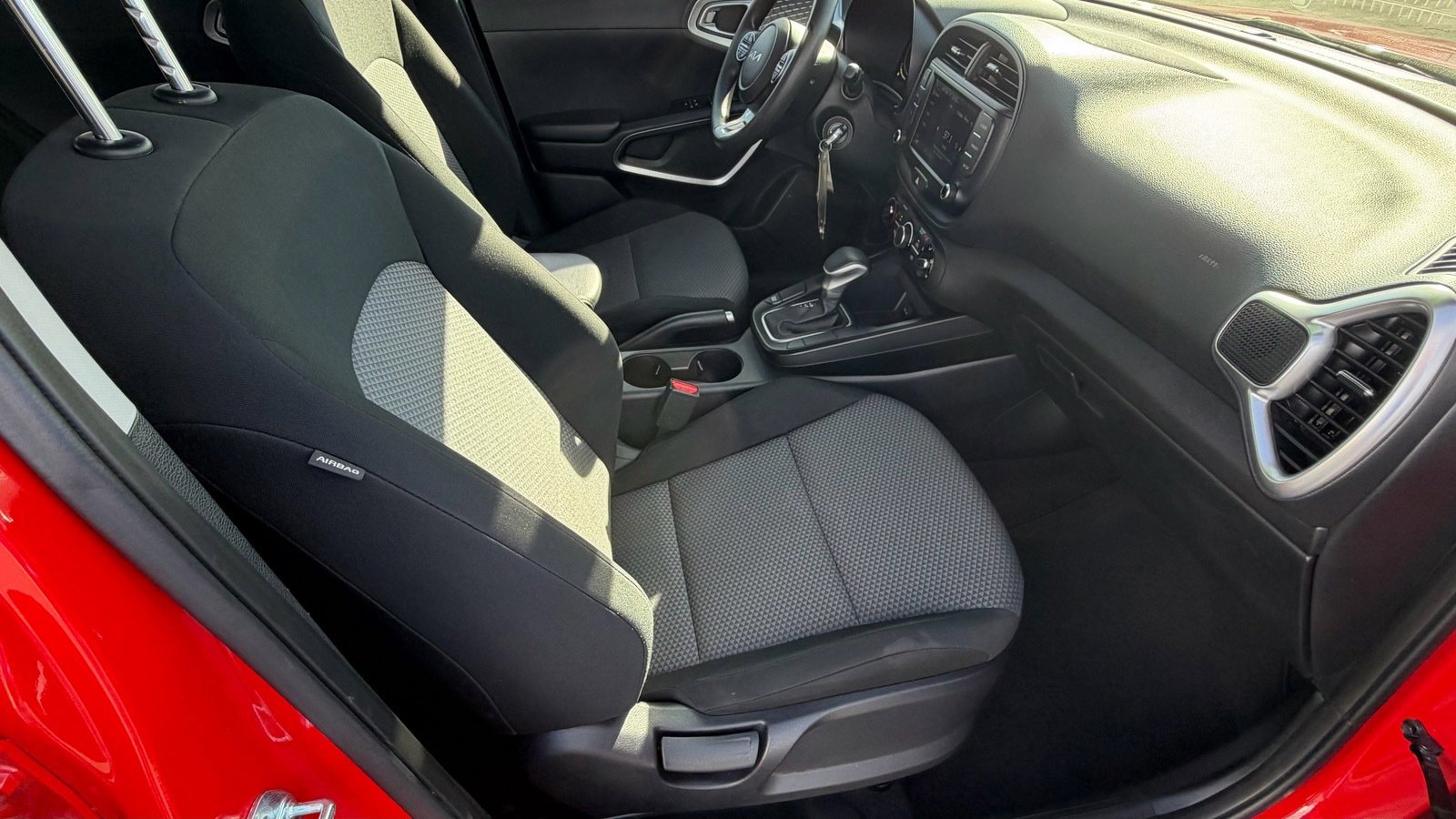 Used 2023 Kia Soul LX w/ LX Technology Package image 19