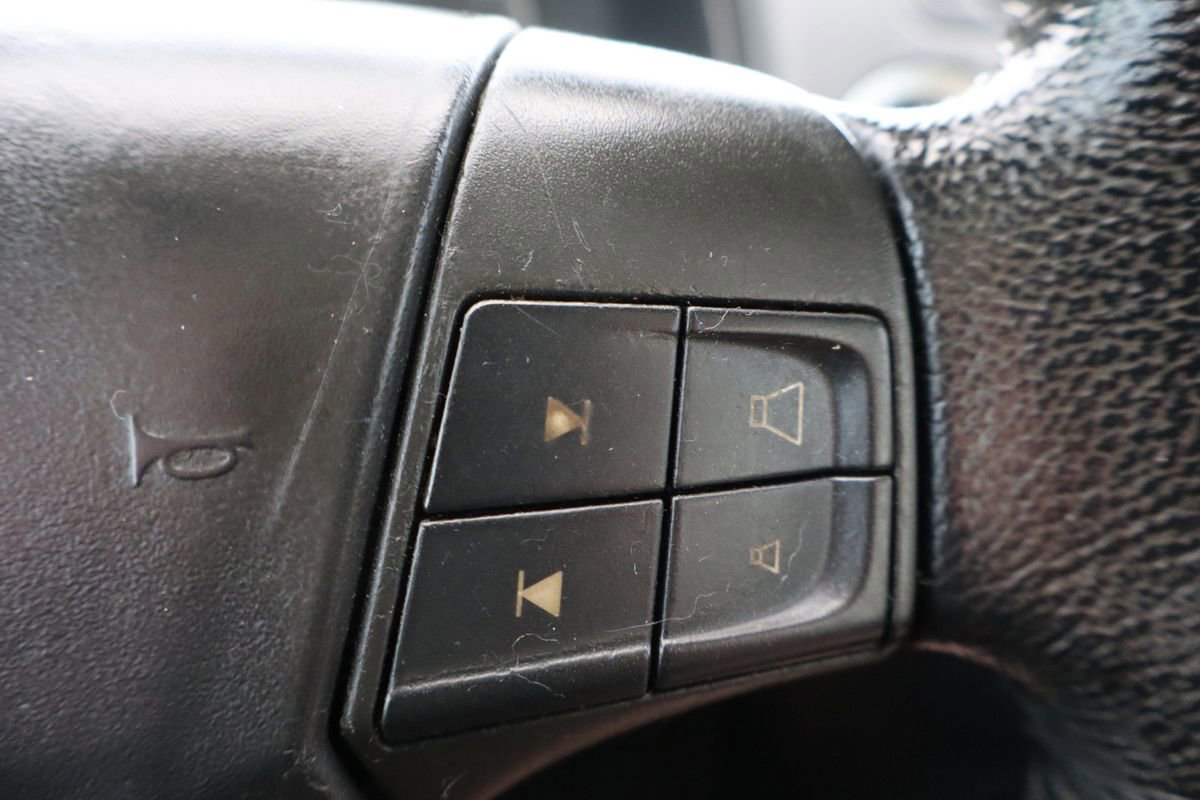 Used 2007 Volvo V50 2.4i image 31