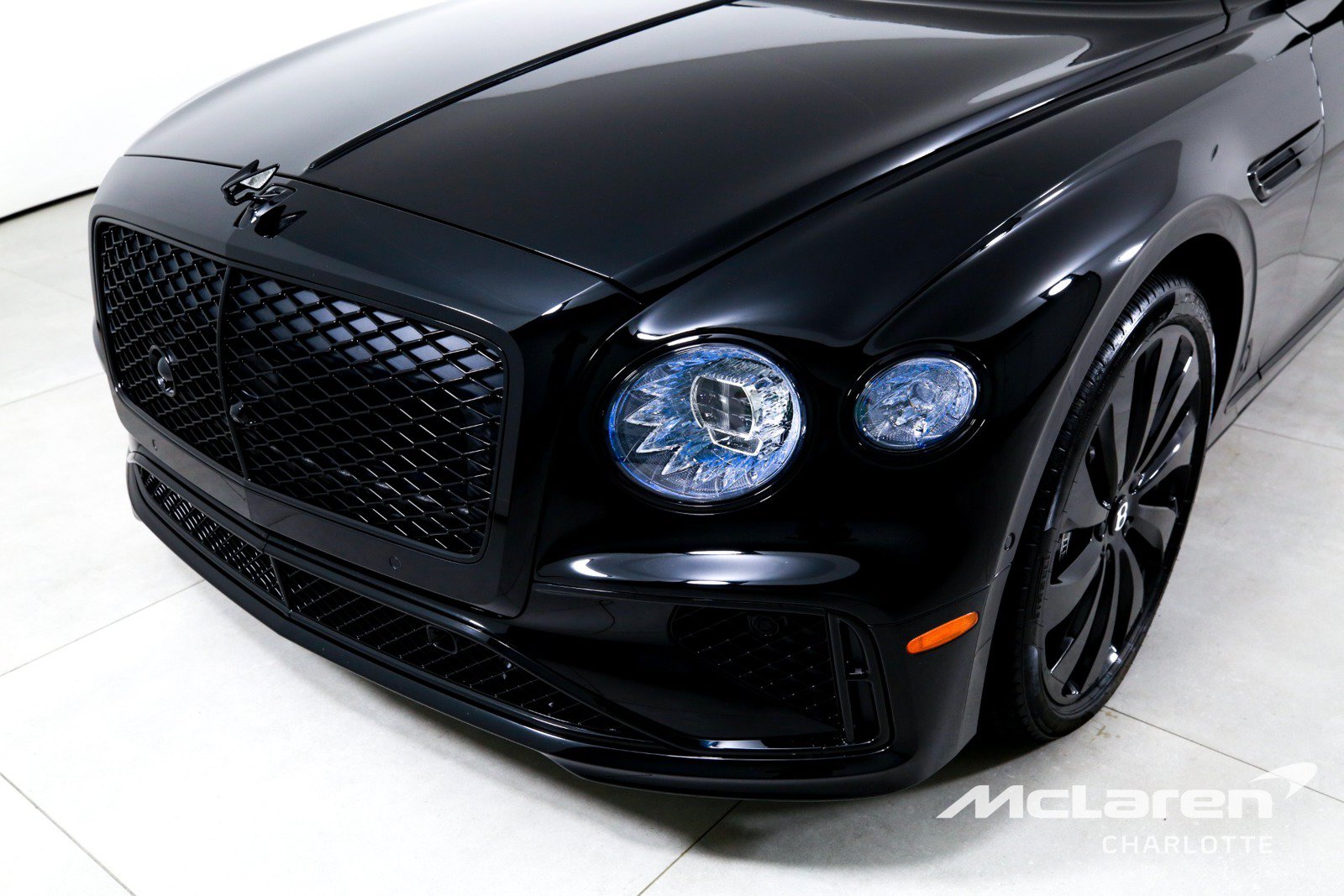 Used 2025 Bentley Flying Spur Plug-In Hybrid AWD/4WD image 35