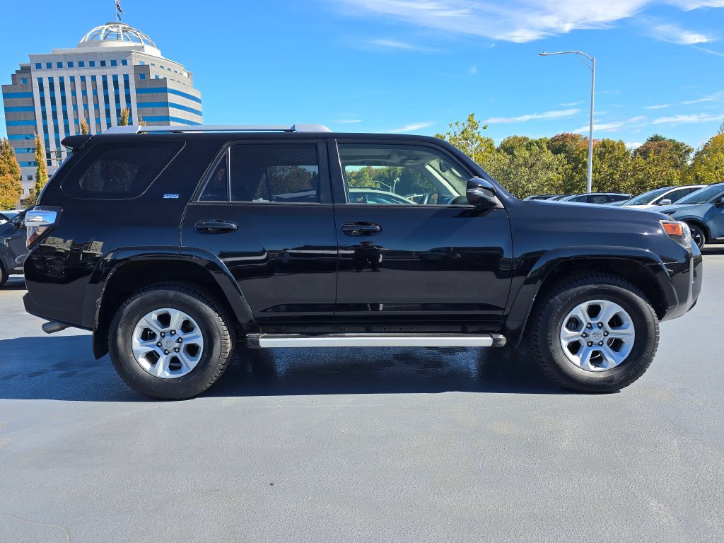 Used 2017 Toyota 4Runner SR5 Premium AWD/4WD image 3