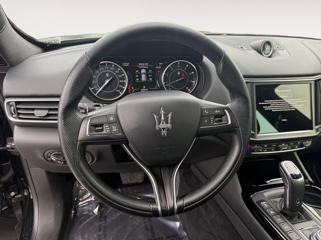 Used 2021 Maserati Levante image 17