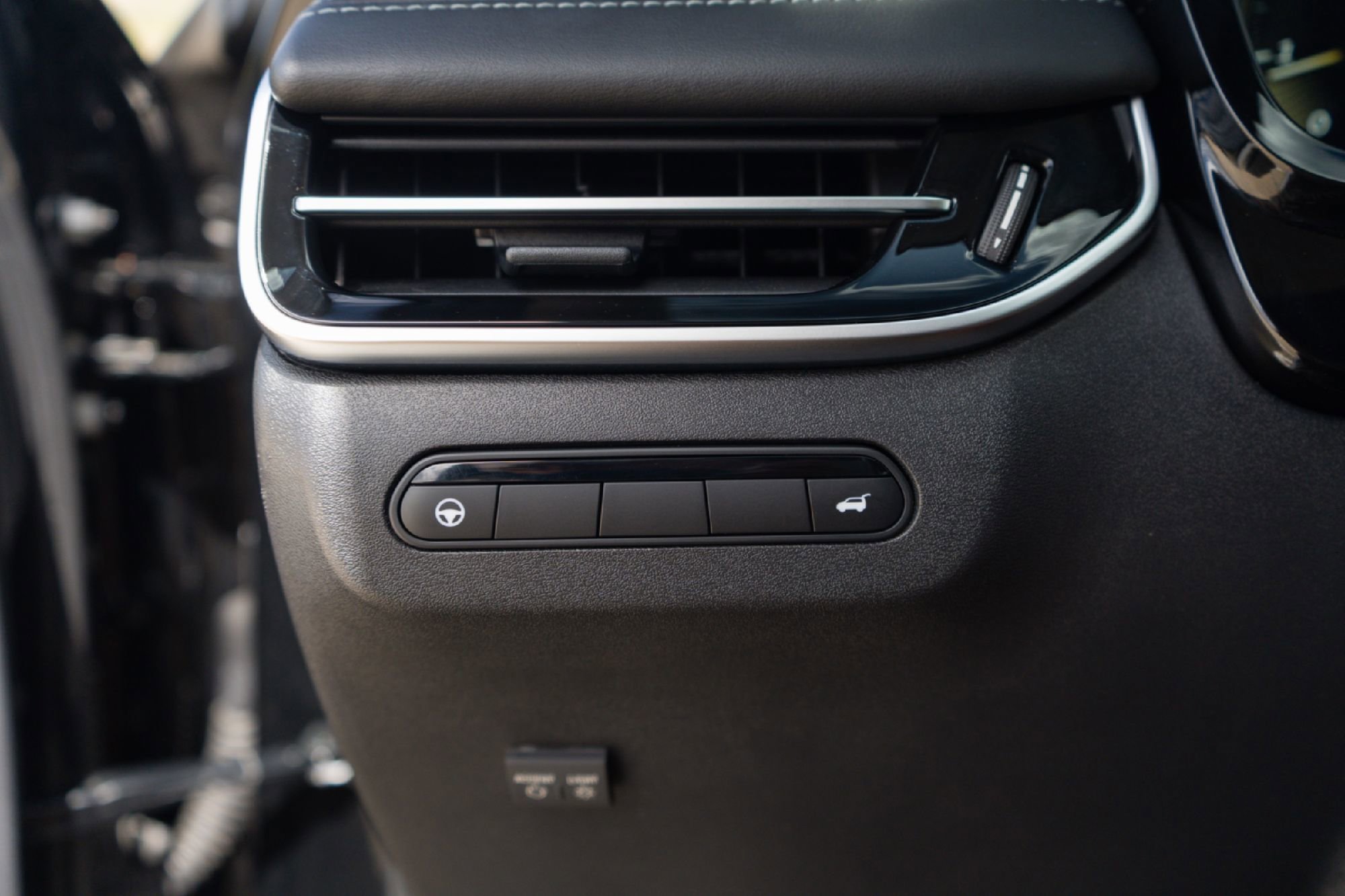 Certified 2026 INFINITI QX60 Luxe w/ Cargo Package image 21